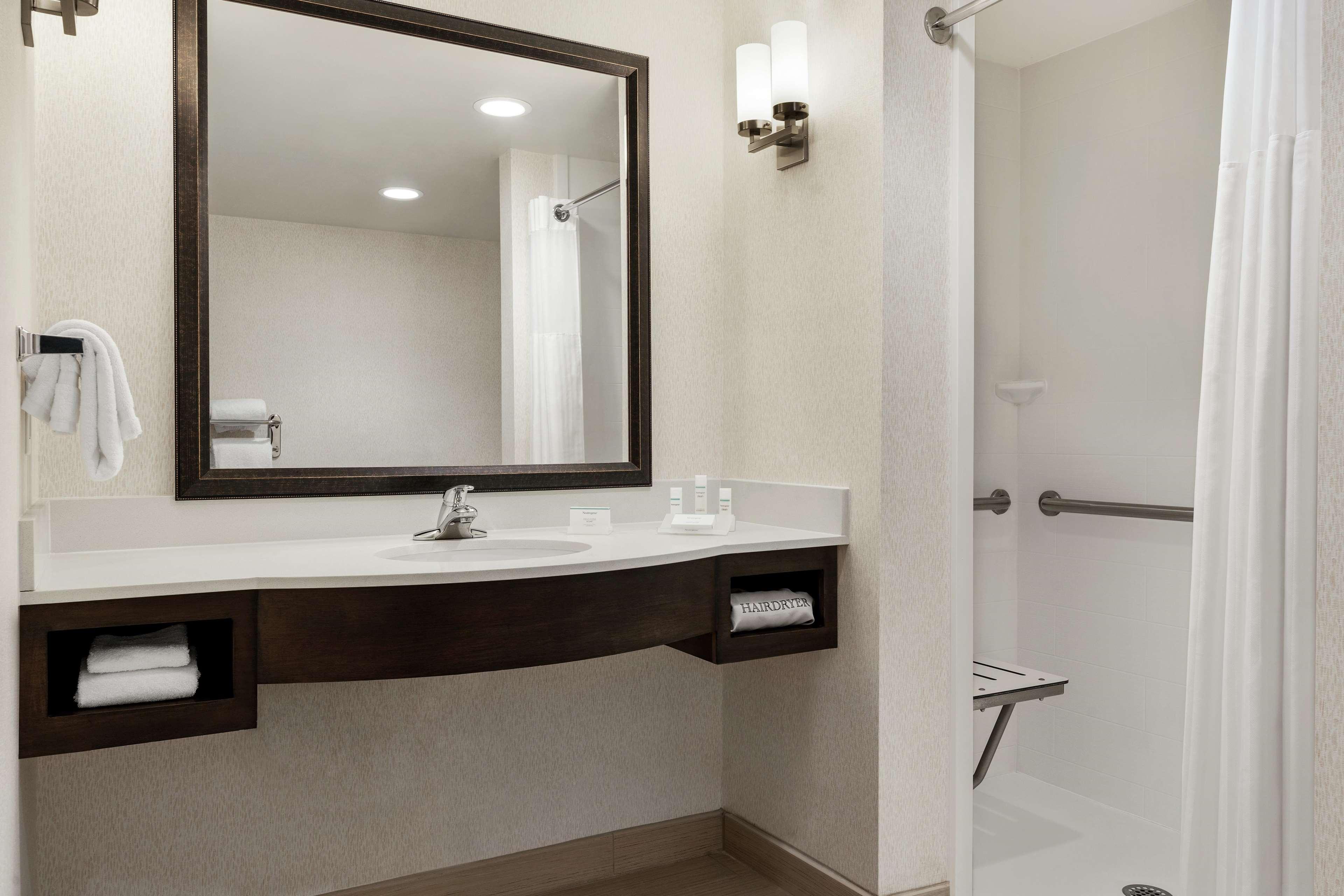 Hilton Garden Inn Wallingford/Meriden Экстерьер фото